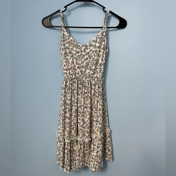 Ardene Women's Sleeveless Smocked White Floral Dress - Size S Ardene Women's Sleeveless Smocked White Floral Dress - Size S